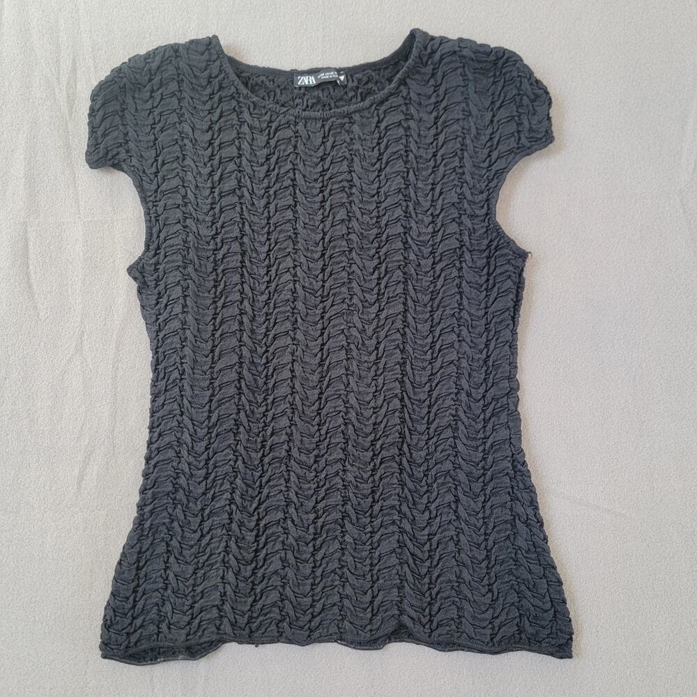 Zara‎ Frilled Textured Cap Sleeves Black Top Sz Medium Casual Stretchy Corp